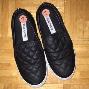 Steve Madden Ecntrcqt Quilted Slip on Sneaker